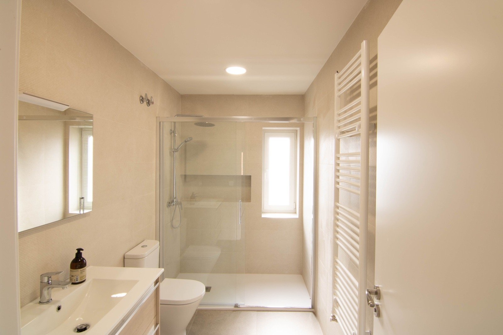 Baño después reforma Inmobiliaria Life